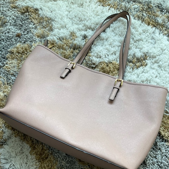 Michael Kors work tote! - Picture 3 of 9